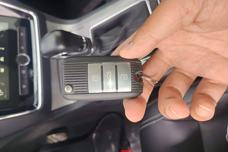 Used Roewe RX5 2016 20T Two-Wheel Drive Automatic Internet Smart Edition Vehicle Key