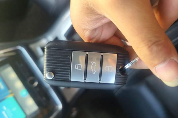 Used Roewe RX5 2016 20T Two-Wheel Drive Automatic Internet Smart Edition Vehicle Key