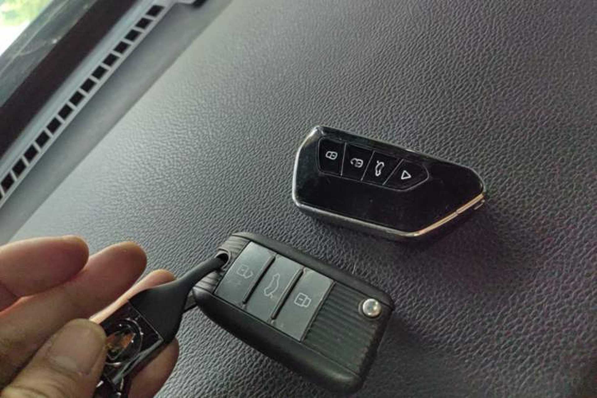 Used Roewe RX5 2016 20T Two-Wheel Drive Automatic Internet Smart Edition Vehicle Key