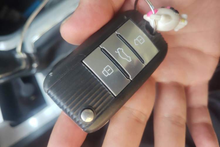 Used Roewe RX5 2016 20T Two-Wheel Drive Automatic Internet Smart Edition Vehicle Key