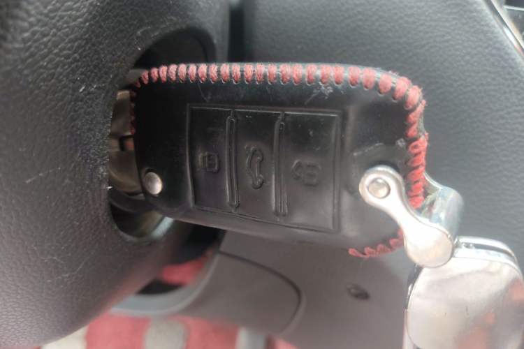 Used Roewe RX5 2016 20T Two-Wheel Drive Manual Transmission Internet Smart Edition Vehicle Key
