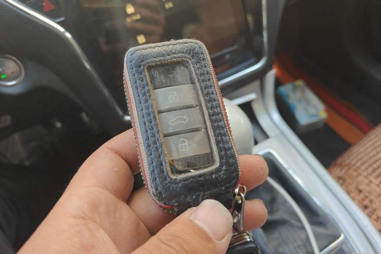 Used Roewe RX5 2016 20T Two-Wheel Drive Automatic Internet Smart Edition Vehicle Key