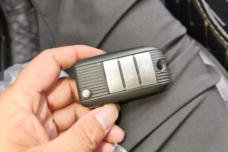 Used Roewe RX5 2016 20T Two-Wheel Drive Automatic Internet Smart Edition Vehicle Key
