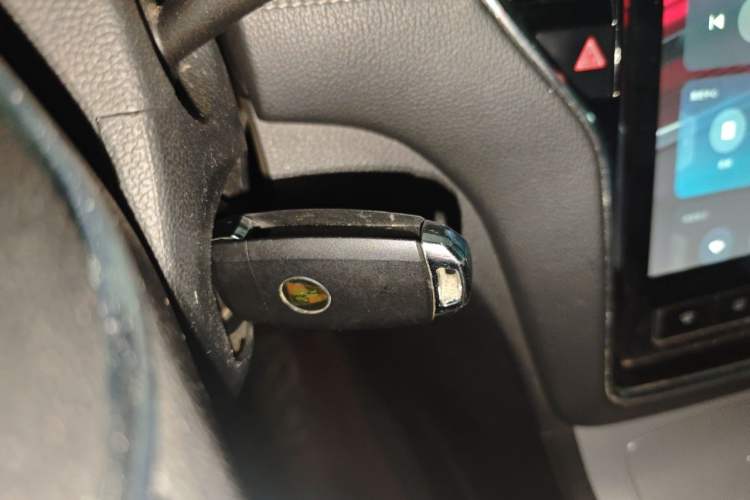 Used Roewe RX5 2016 20T Two-Wheel Drive Manual Transmission Internet Smart Edition Vehicle Key