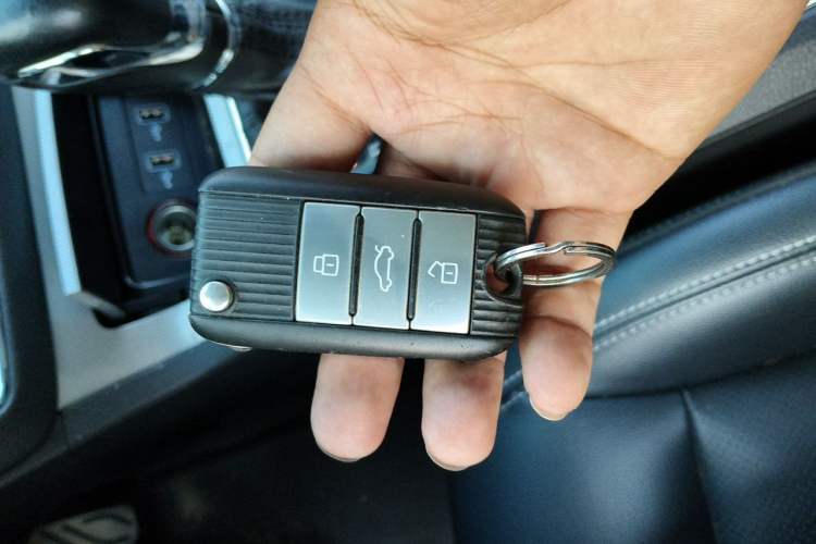 Used Roewe RX5 2016 30T Two-Wheel Drive Automatic Internet Smart Edition Vehicle Key