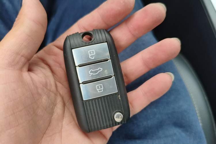 Used Roewe RX5 2016 20T Two-Wheel Drive Automatic Internet Smart Edition Vehicle Key