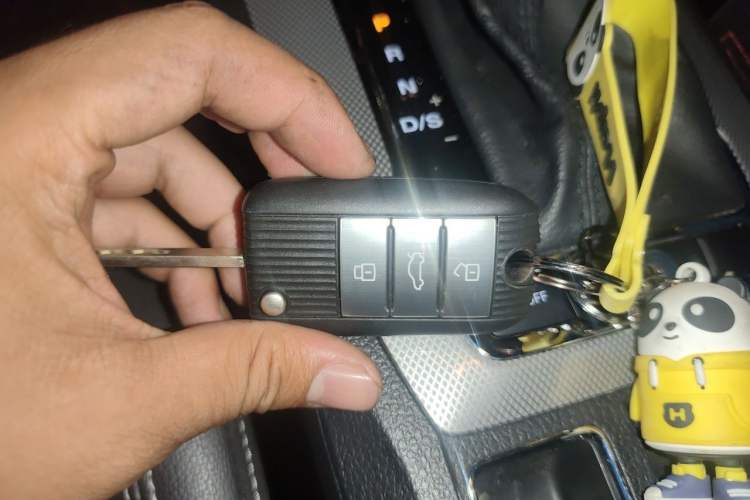 Used Roewe RX5 2016 20T Two-Wheel Drive Automatic Internet Smart Edition Vehicle Key