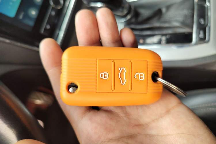 Used Roewe RX5 2016 20T Two-Wheel Drive Automatic Internet Smart Edition Vehicle Key