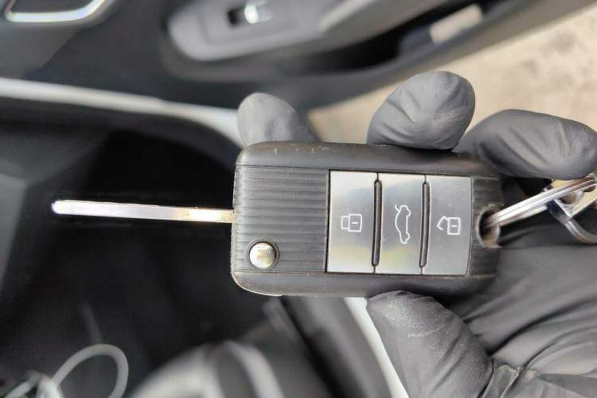 Used Roewe RX5 2016 20T Two-Wheel Drive Manual Flagship Edition Vehicle Key