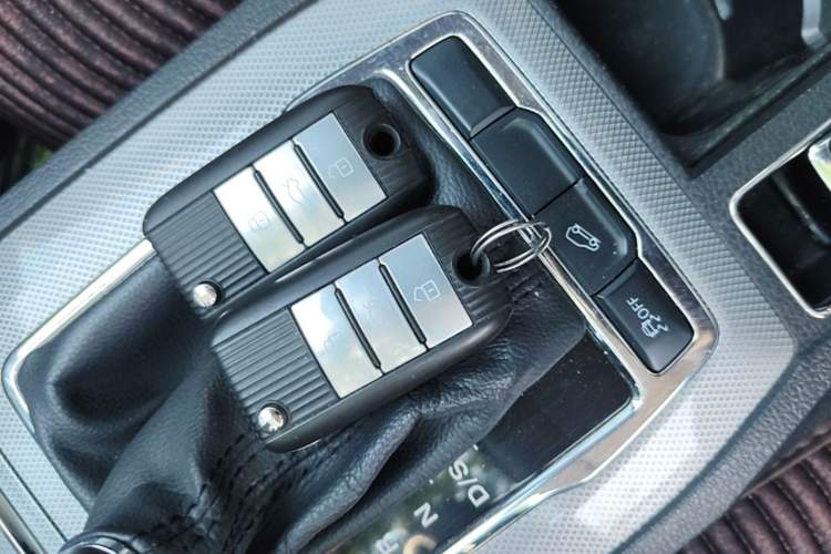 Used Roewe RX5 2016 20T Two-Wheel Drive Automatic Internet Smart Edition Vehicle Key