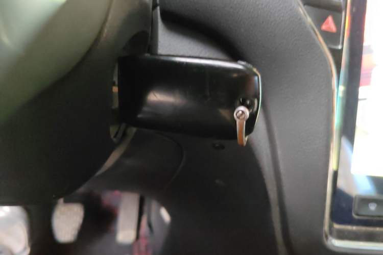 Used Roewe RX5 2016 20T Two-Wheel Drive Manual Transmission Internet Smart Edition Vehicle Key