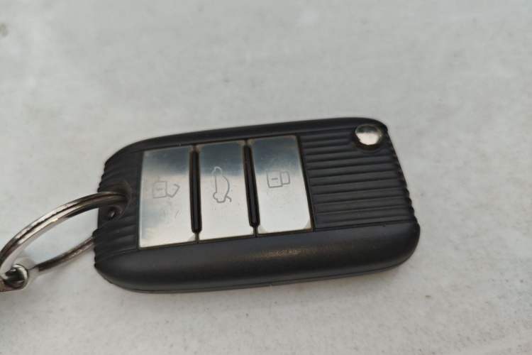 Used Roewe RX5 2016 30T Two-Wheel Drive Automatic Internet Smart Edition Vehicle Key