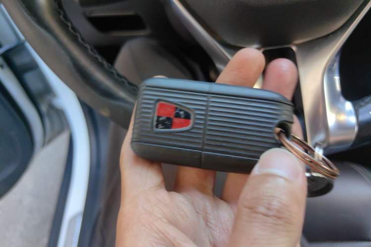 Used Roewe RX5 2016 20T Two-Wheel Drive Automatic Internet Smart Edition Vehicle Key
