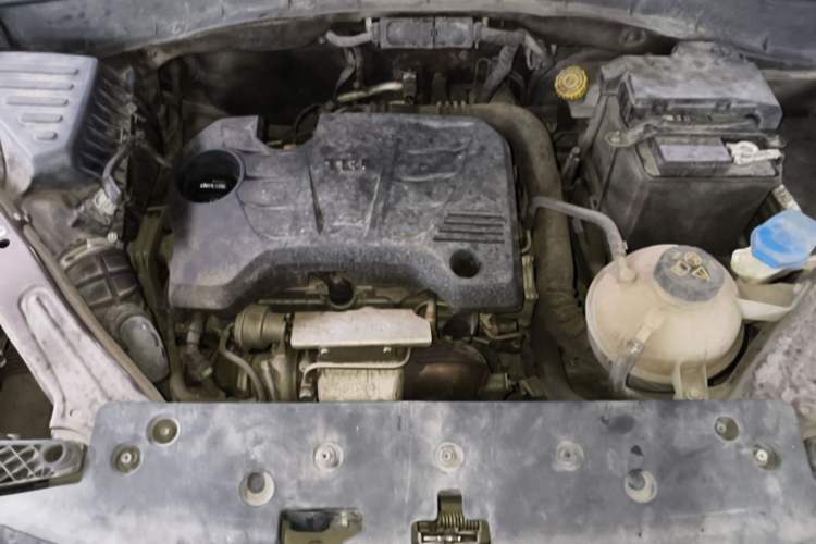 Used Roewe RX5 2016 20T Two-Wheel Drive Automatic Internet Smart Edition Engine Bay