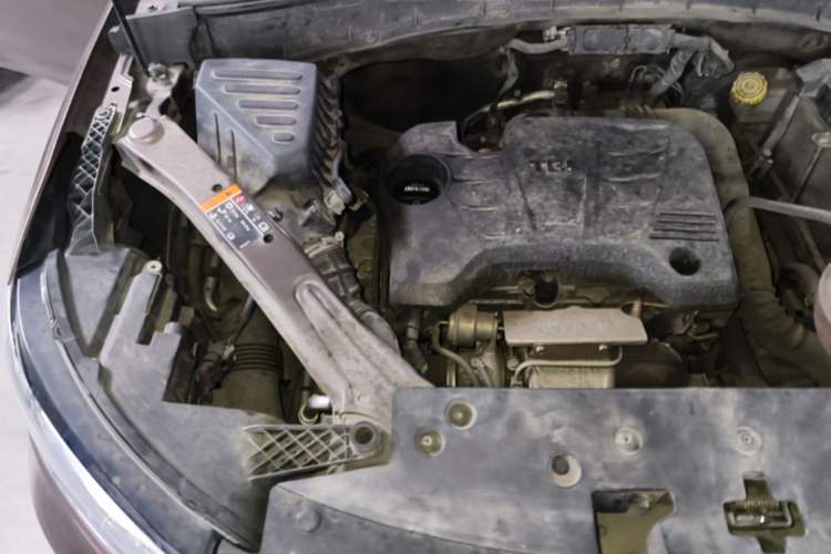 Used Roewe RX5 2016 20T Two-Wheel Drive Automatic Internet Smart Edition Engine Bay Right