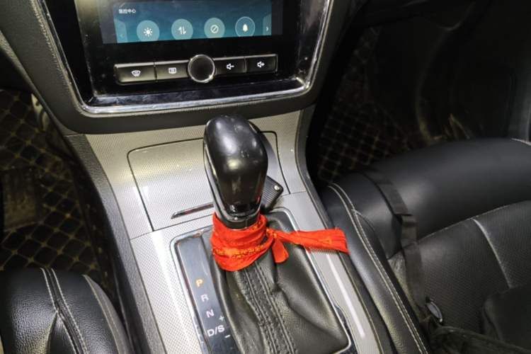 Used Roewe RX5 2016 20T Two-Wheel Drive Automatic Internet Smart Edition Gear Lever