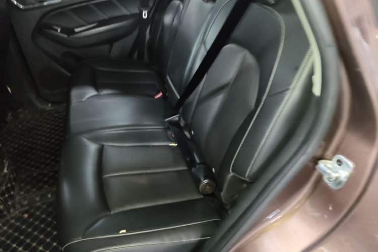 Used Roewe RX5 2016 20T Two-Wheel Drive Automatic Internet Smart Edition Left Rear Seat
