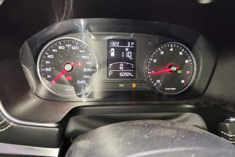 Used Roewe RX5 2016 20T Two-Wheel Drive Automatic Internet Smart Edition Odometer Close Up