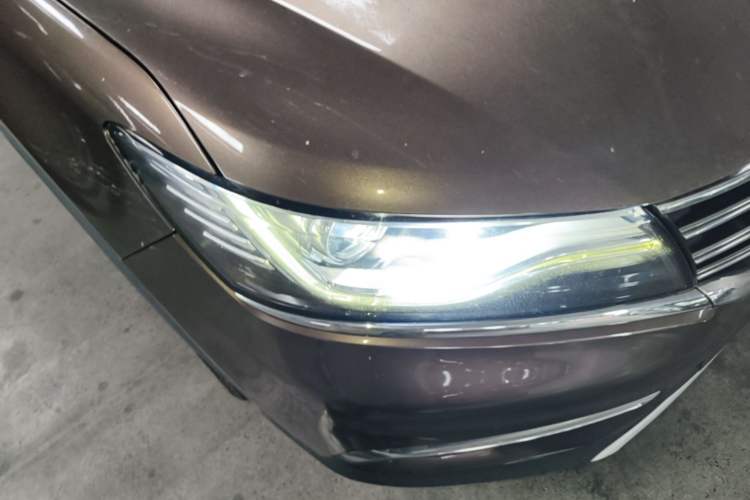 Used Roewe RX5 2016 20T Two-Wheel Drive Automatic Internet Smart Edition Right Front Headlight