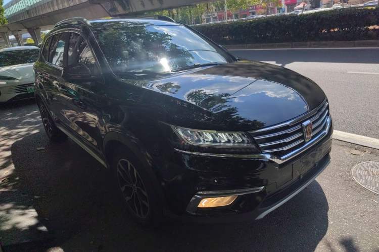 Used Roewe RX5 2017 20T Two-Wheel Drive Automatic Internet Elite Edition Front Right 45 Deg