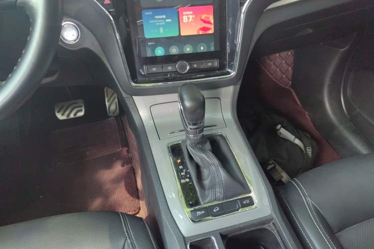 Used Roewe RX5 2017 20T Two-Wheel Drive Automatic Internet Elite Edition Gear Lever