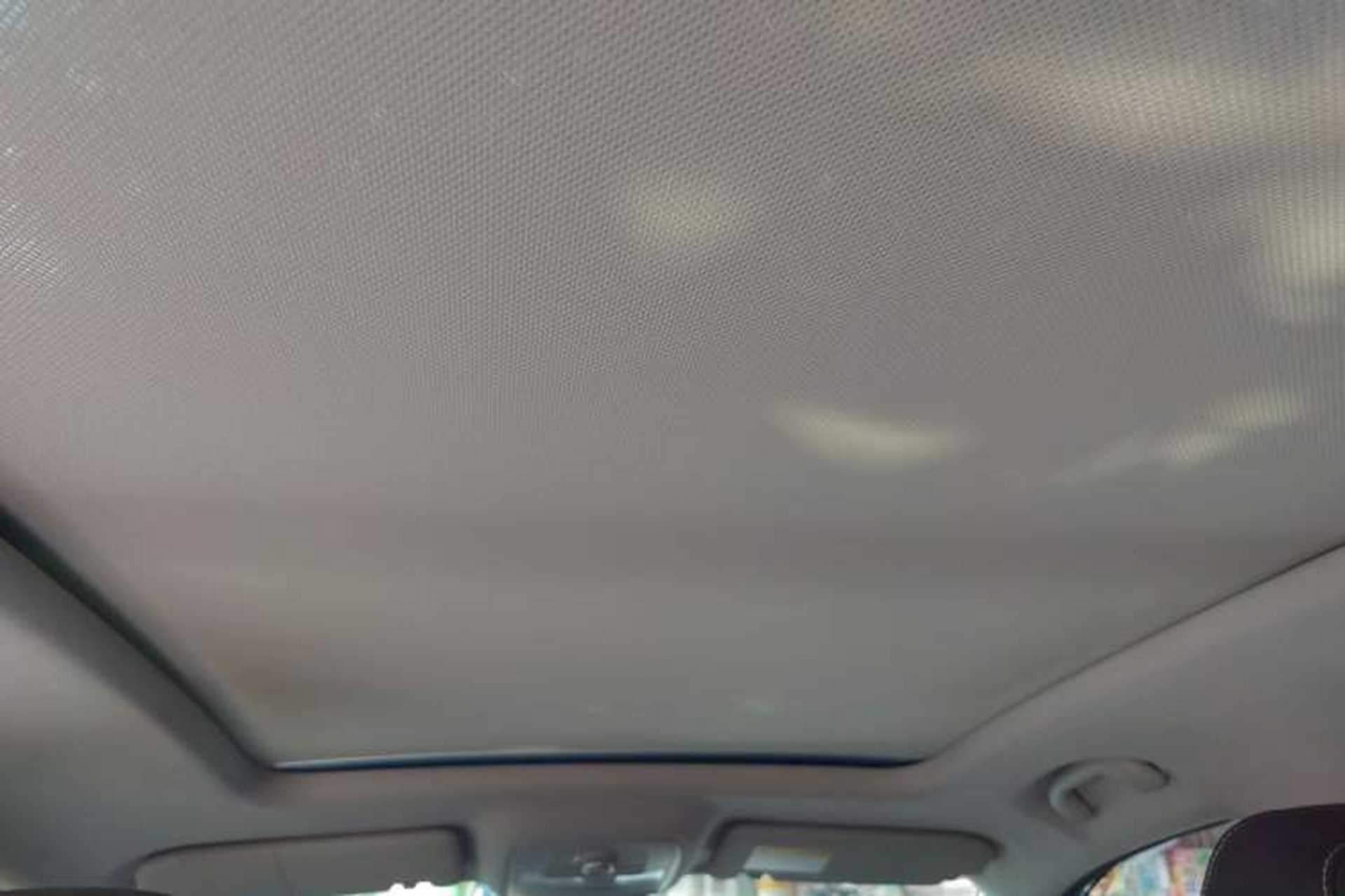 Used Roewe RX5 2017 20T Two-Wheel Drive Automatic Internet Elite Edition Headliner
