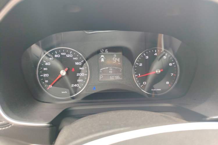 Used Roewe RX5 2017 20T Two-Wheel Drive Automatic Internet Elite Edition Instrument Cluster