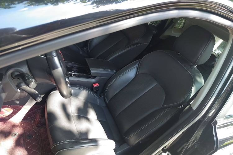 Used Roewe RX5 2017 20T Two-Wheel Drive Automatic Internet Elite Edition Left Front Seat