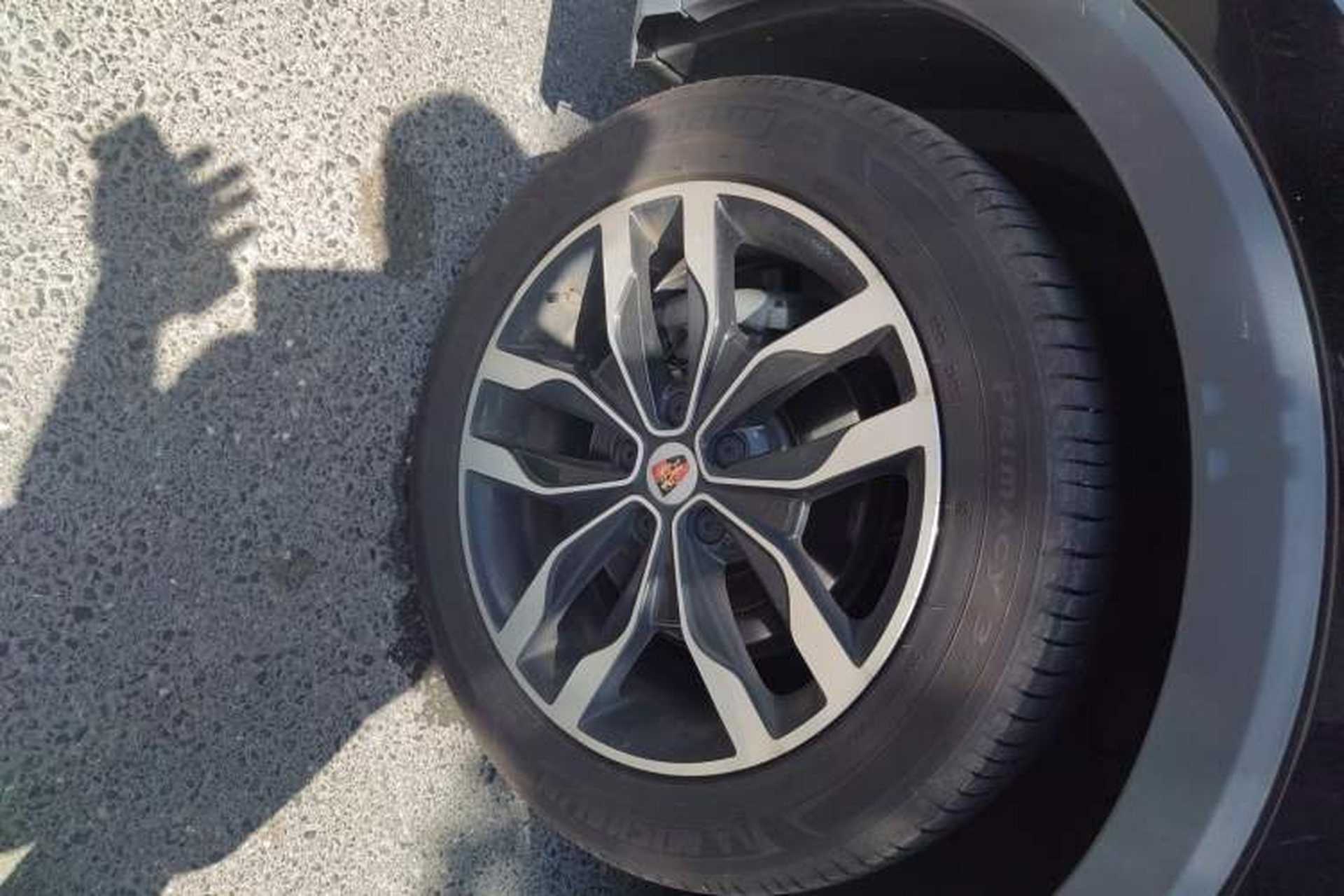 Used Roewe RX5 2017 20T Two-Wheel Drive Automatic Internet Elite Edition Left Front Wheel Hub