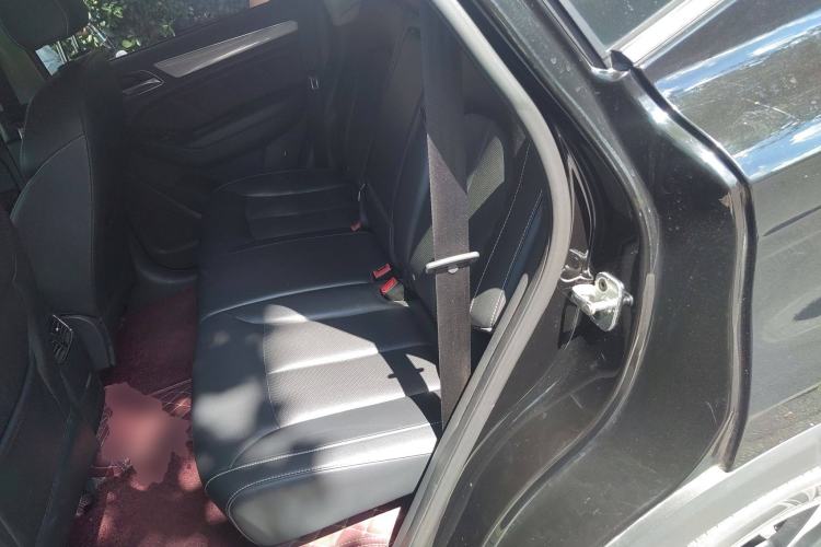 Used Roewe RX5 2017 20T Two-Wheel Drive Automatic Internet Elite Edition Left Rear Seat