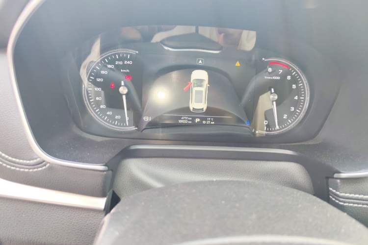 Used Roewe RX5 2017 20T Two-Wheel Drive Automatic Internet Elite Edition Odometer Close Up