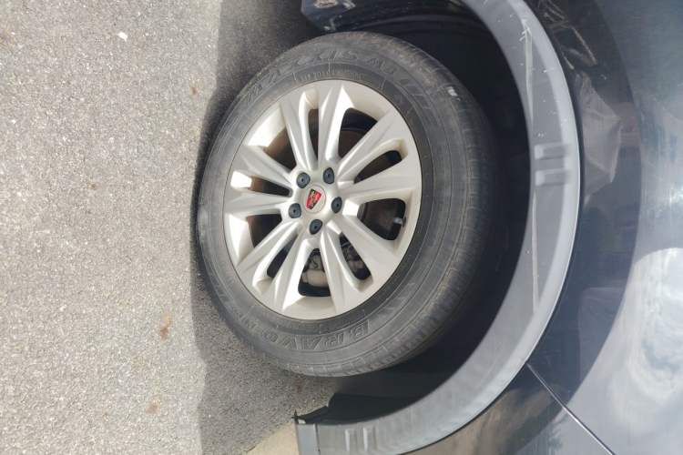 Used Roewe RX5 2017 20T Two-Wheel Drive Automatic Internet Elite Edition Right Front Wheel Hub