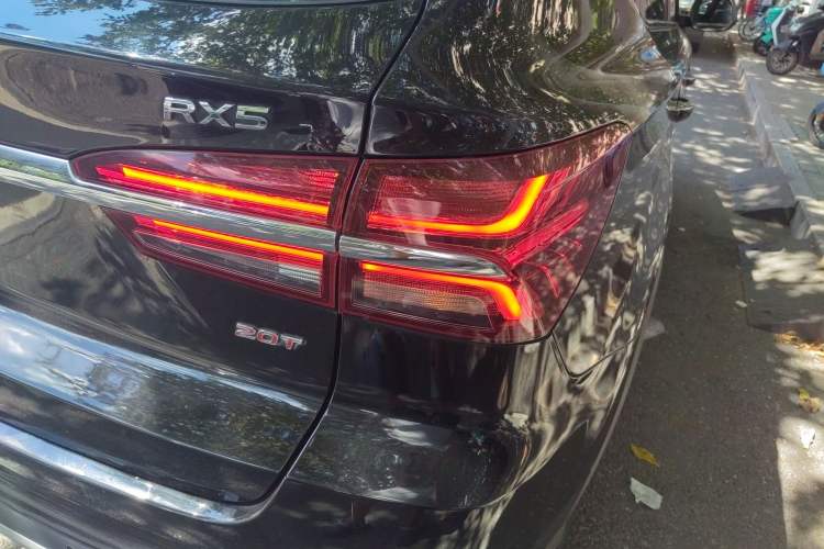 Used Roewe RX5 2017 20T Two-Wheel Drive Automatic Internet Elite Edition Right Rear Taillight