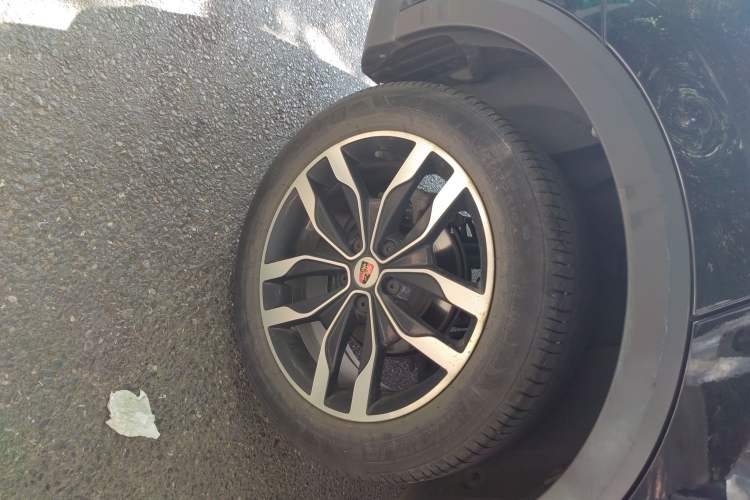 Used Roewe RX5 2017 20T Two-Wheel Drive Automatic Internet Elite Edition Right Rear Wheel Hub