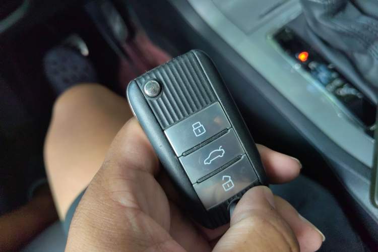 Used Roewe RX5 2017 20T Two-Wheel Drive Automatic Internet Elite Edition Vehicle Key