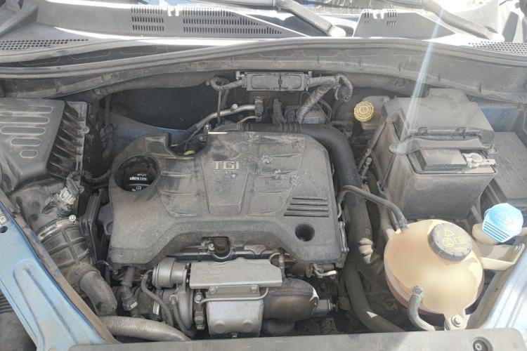 Used Roewe RX5 2017 20T Two-Wheel Drive Automatic Internet Elite Edition Engine Bay