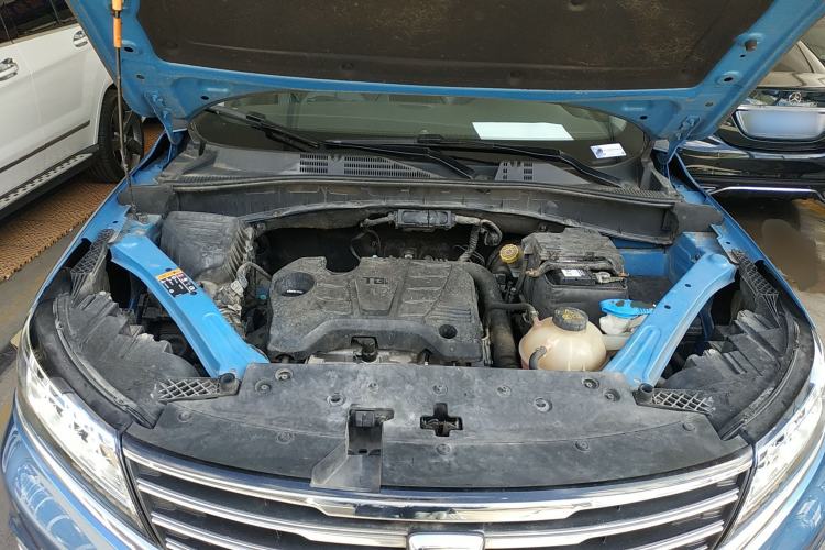 Used Roewe RX5 2017 20T Two-Wheel Drive Automatic Internet Elite Edition Engine Bay