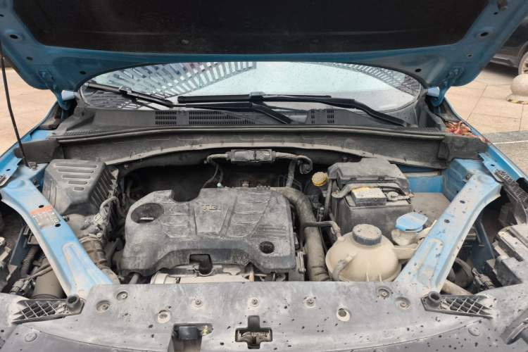 Used Roewe RX5 2017 20T Two-Wheel Drive Automatic Internet Elite Edition Engine Bay