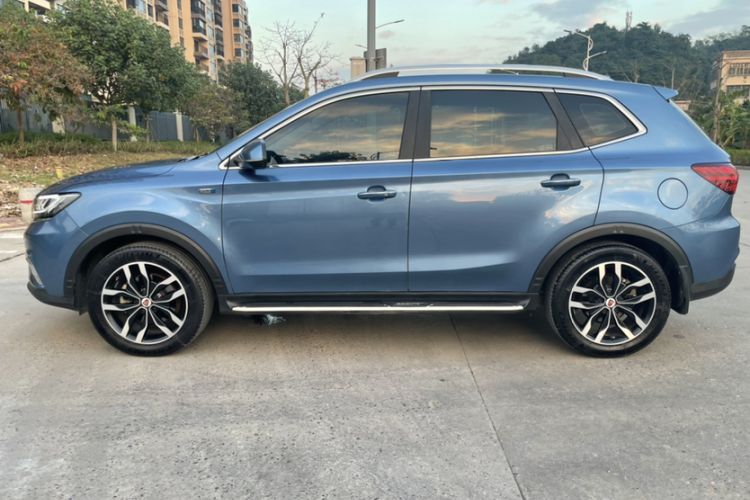 Used Roewe RX5 2017 20T Two-Wheel Drive Automatic Internet Elite Edition Exterior 2