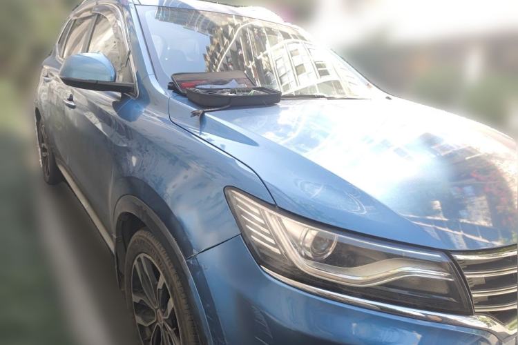 Used Roewe RX5 2017 20T Two-Wheel Drive Automatic Internet Elite Edition Front Right 45 Deg