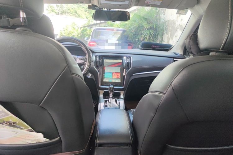 Used Roewe RX5 2017 20T Two-Wheel Drive Automatic Internet Elite Edition Headliner