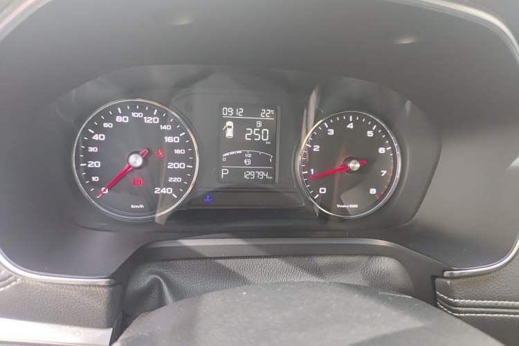 Used Roewe RX5 2017 20T Two-Wheel Drive Automatic Internet Elite Edition Instrument Cluster