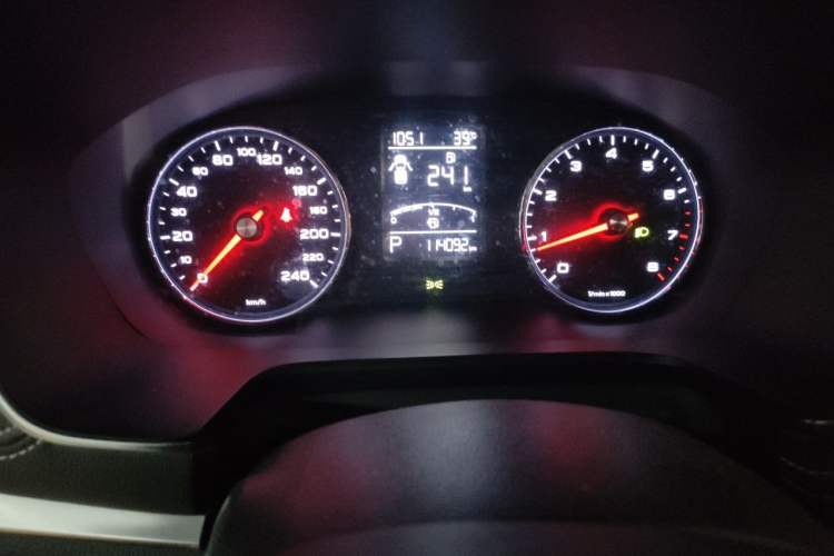 Used Roewe RX5 2017 20T Two-Wheel Drive Automatic Internet Elite Edition Instrument Cluster