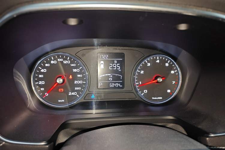 Used Roewe RX5 2017 20T Two-Wheel Drive Automatic Internet Elite Edition Instrument Cluster