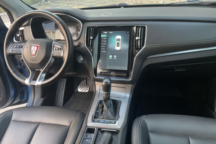 Used Roewe RX5 2017 20T Two-Wheel Drive Automatic Internet Elite Edition Interior 1
