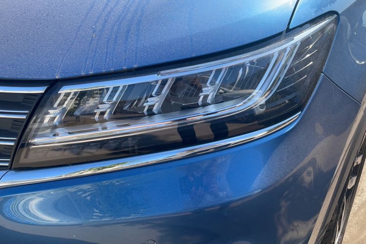 Used Roewe RX5 2017 20T Two-Wheel Drive Automatic Internet Elite Edition Left Front Headlight