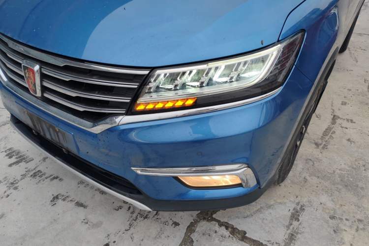 Used Roewe RX5 2017 20T Two-Wheel Drive Automatic Internet Elite Edition Left Front Headlight