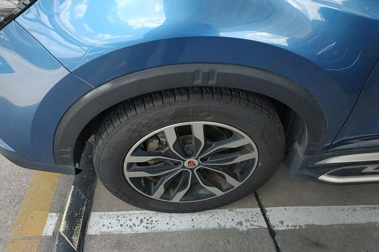 Used Roewe RX5 2017 20T Two-Wheel Drive Automatic Internet Elite Edition Left Front Wheel Hub