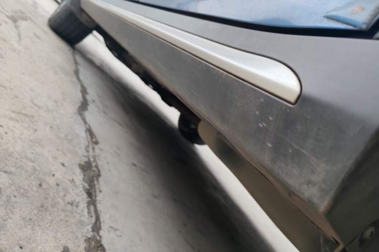 Used Roewe RX5 2017 20T Two-Wheel Drive Automatic Internet Elite Edition Left Side Sill