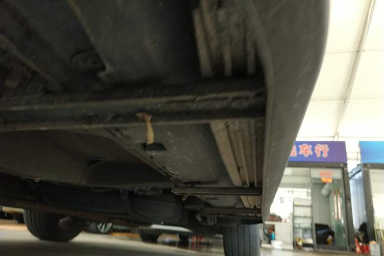 Used Roewe RX5 2017 20T Two-Wheel Drive Automatic Internet Elite Edition Left Side Sill